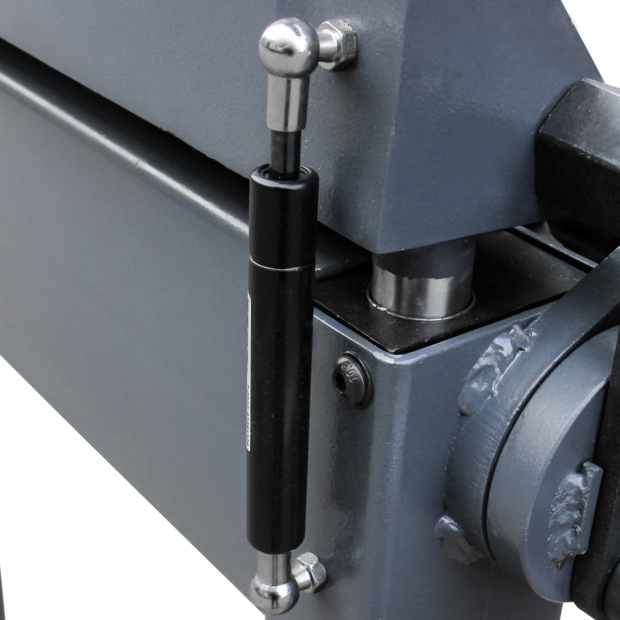 BOKA BSM2540A folding machine: 2540mm, 0.8mm sheet thickness, 0-135° bending angle - Bending and cutting machine with safety measures