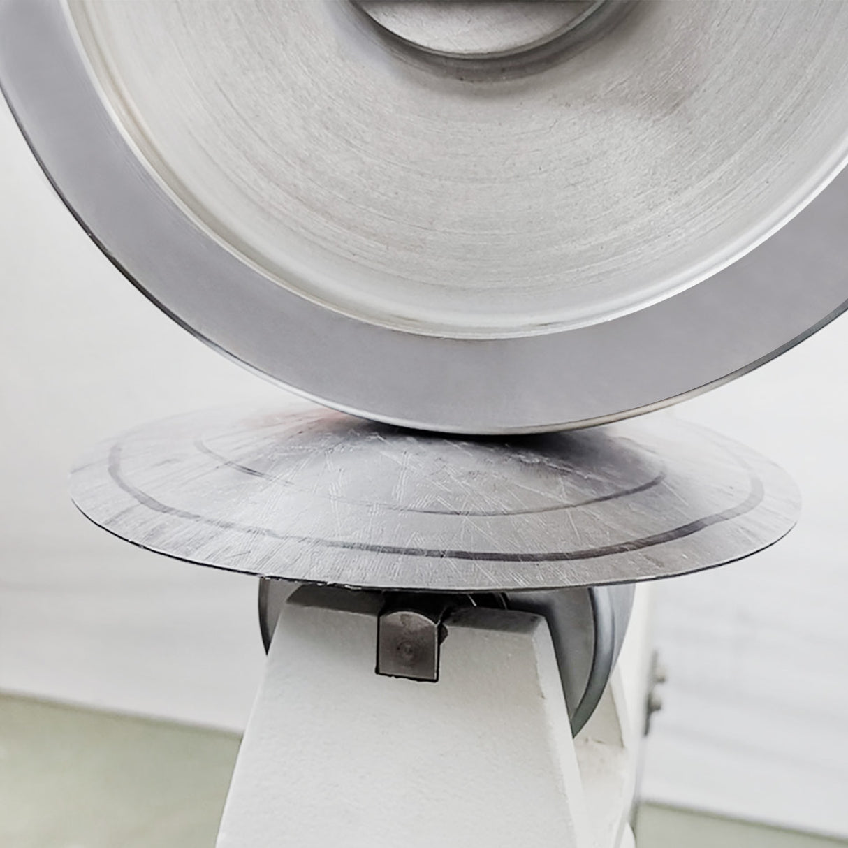 BOKA F1.2X710 roller stretching machine – metal former with 6 forming wheels, 710 mm working width, 1.2 mm sheet thickness – stretching device & sheet metal bending machine for precise forming