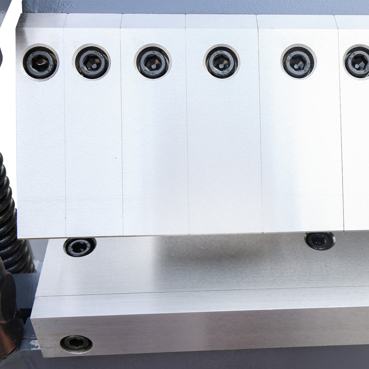 BOKA sheet metal bending machine 1270mm 2.0mm steel foot pedal segmented top beam – manual sheet metal bending machine 0–135°, sturdy construction, for workshop & precise metalworking, PBB-5014