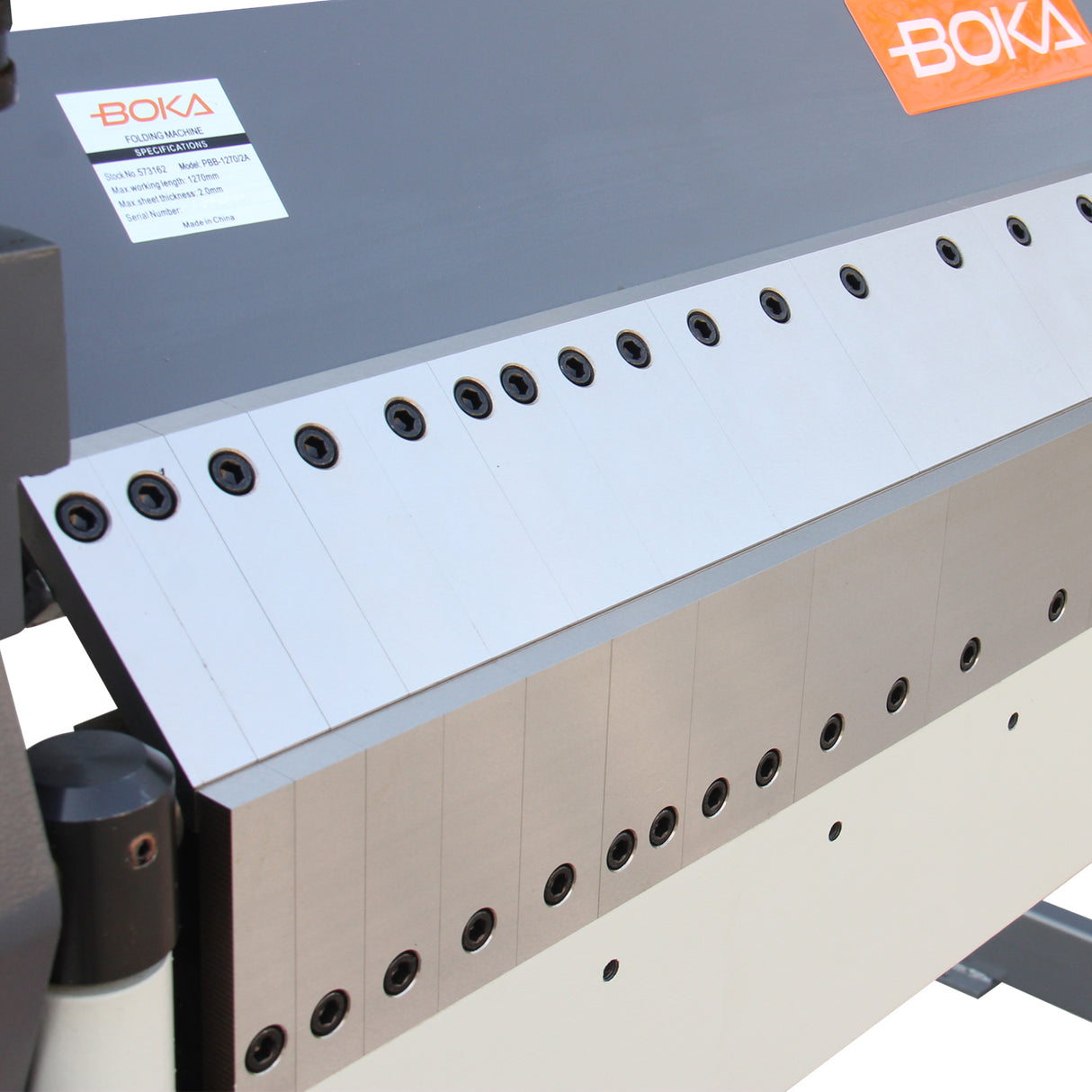 BOKA 1270 mm Schwenkbiegemaschine mit Segmentwerkzeugen, 2,0 mm Stahlblech, 0–135° Biegewinkel, Fußpedal, Kantbank, robuste Stahlkonstruktion, für Stahl/Edelstahl/Aluminium,  PBB-5014A